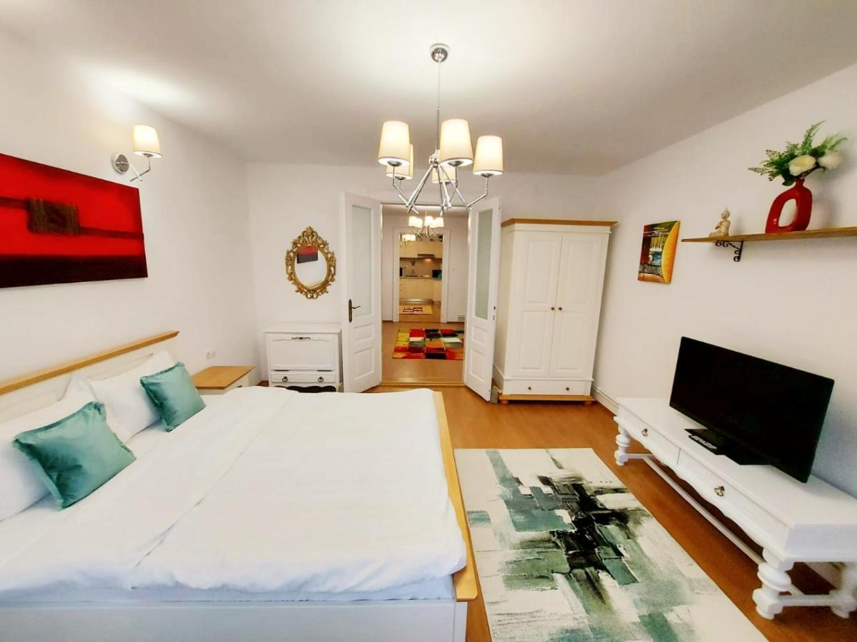 Casa Dusa - Apartament Crisstina Lejlighed Braşov Eksteriør billede