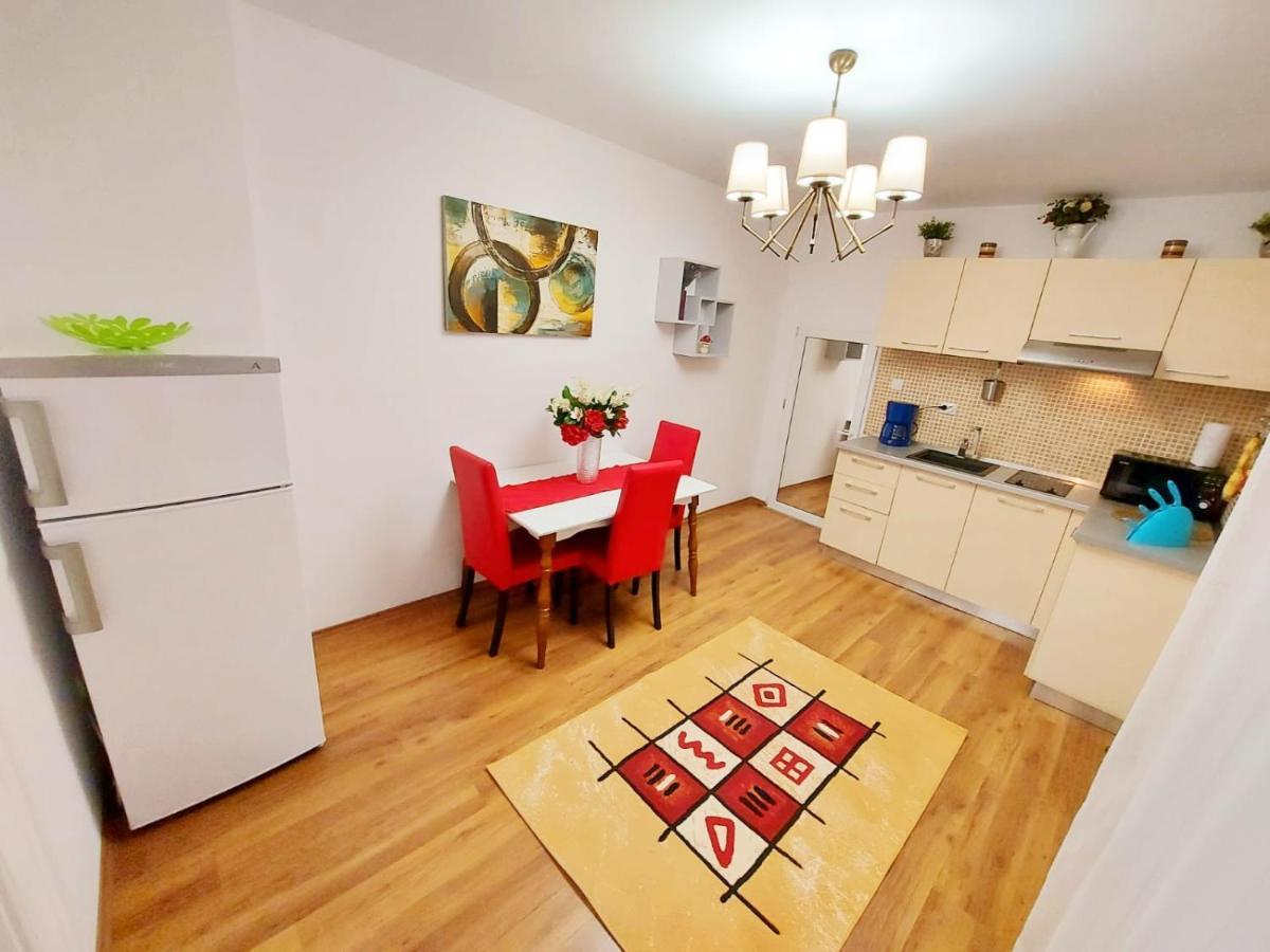 Casa Dusa - Apartament Crisstina Lejlighed Braşov Eksteriør billede